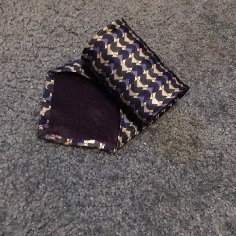 Men’s Manhattan tie